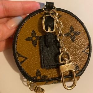 Gently used AirPods case